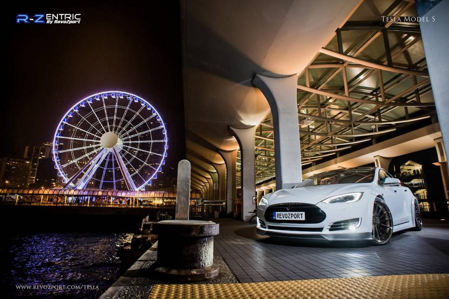  Tesla Model S P85D by Revozsport 2015 года  (фото 10 из 15)